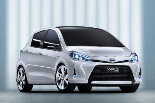 Toyota-Yaris-Hybrid-Car