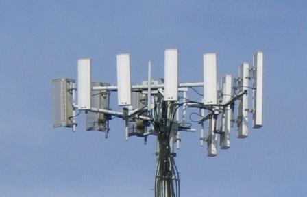 India-will-lower the-electromagnetic-field-radiation-limit-cellphone-towers